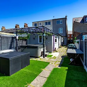 Wavecrest - Characterful 3 Bedroom Flamborough